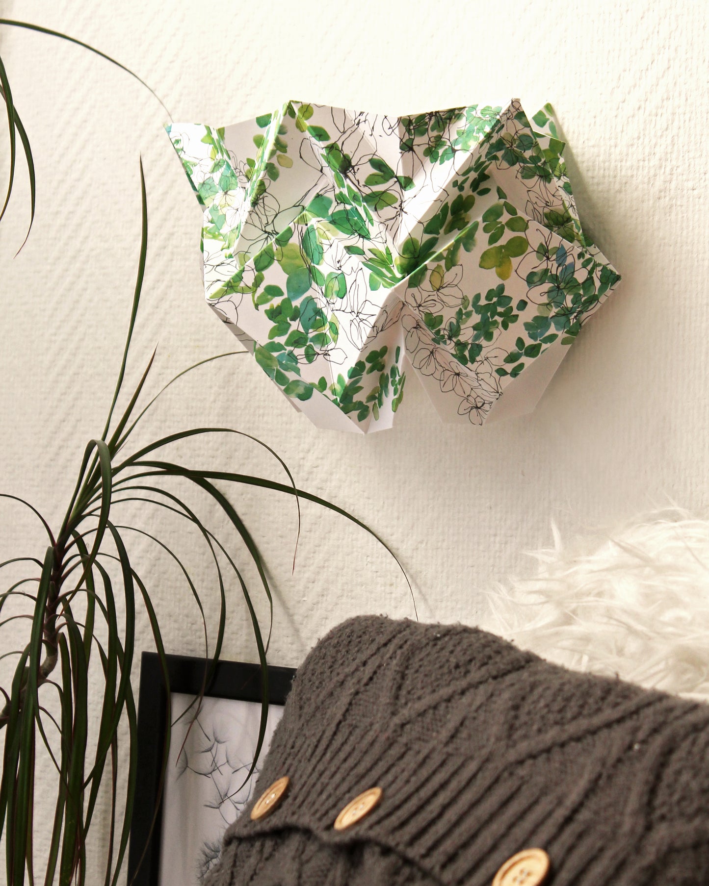 Origami Wall Sconce in Paper - Spring