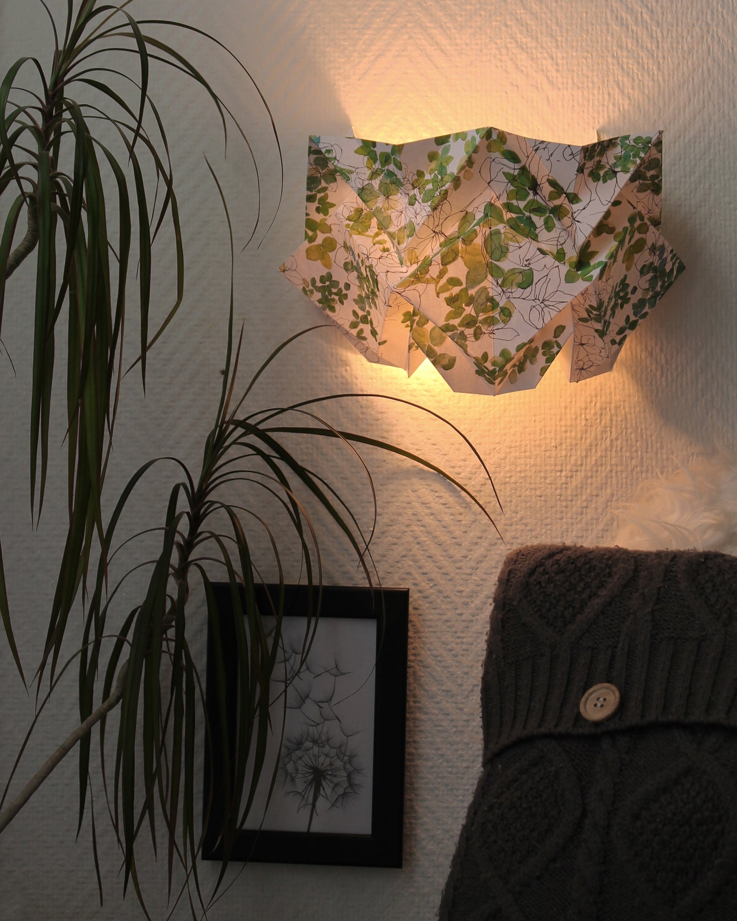 Origami Wall Sconce in Paper - Spring