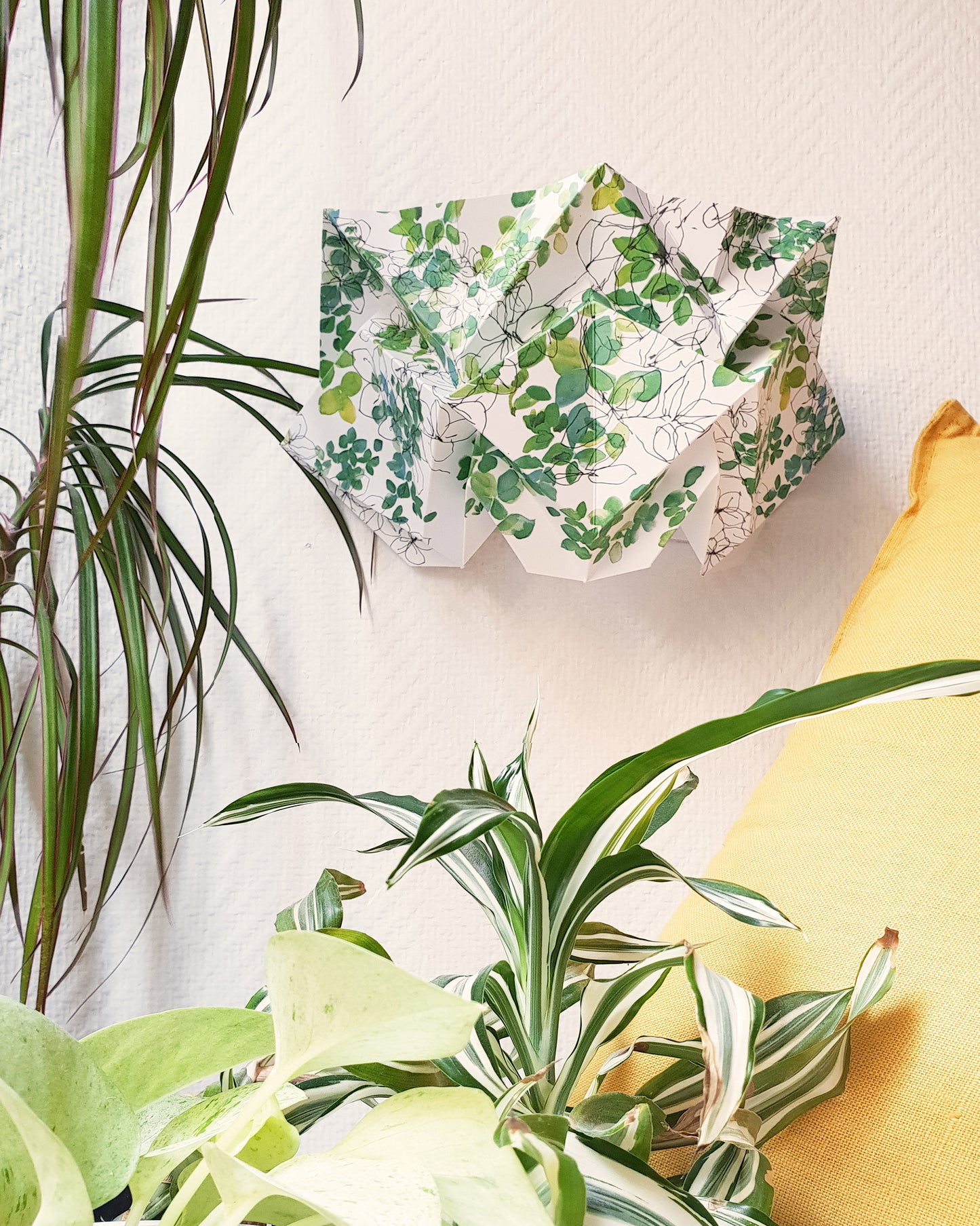 Origami Wall Sconce in Paper - Spring