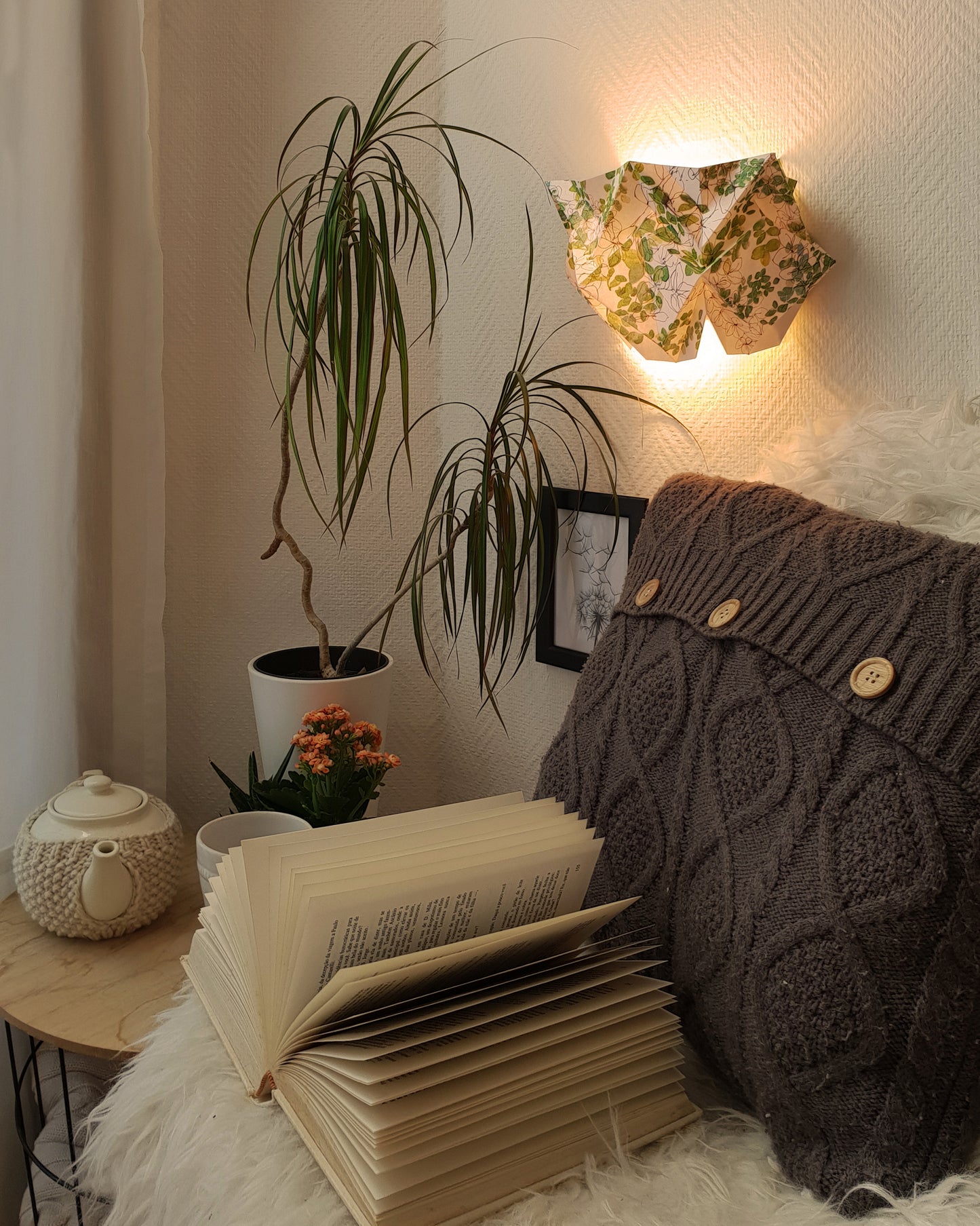 Origami Wall Sconce in Paper - Spring