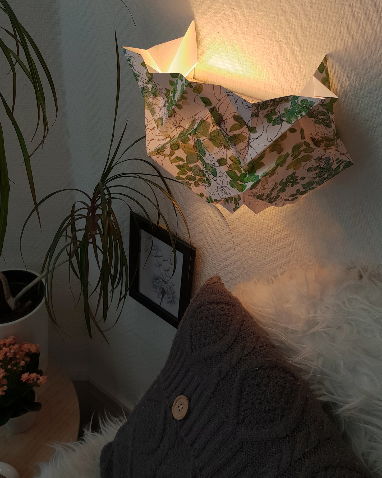 Origami Wall Sconce in Paper - Spring