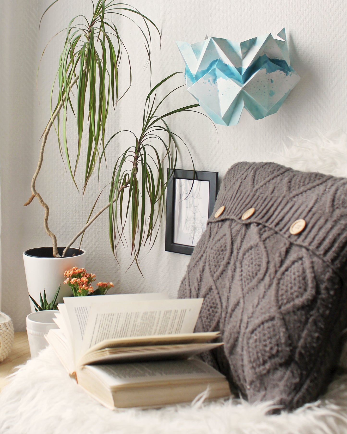 Origami Wall Sconce in Paper - Summer