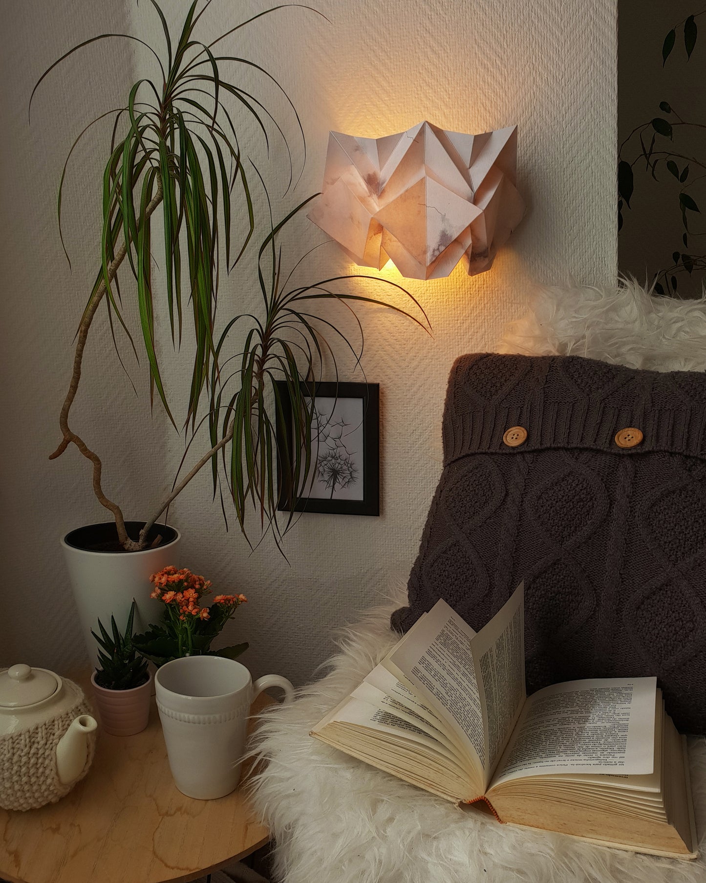 Origami Wall Sconce in Paper - Winter