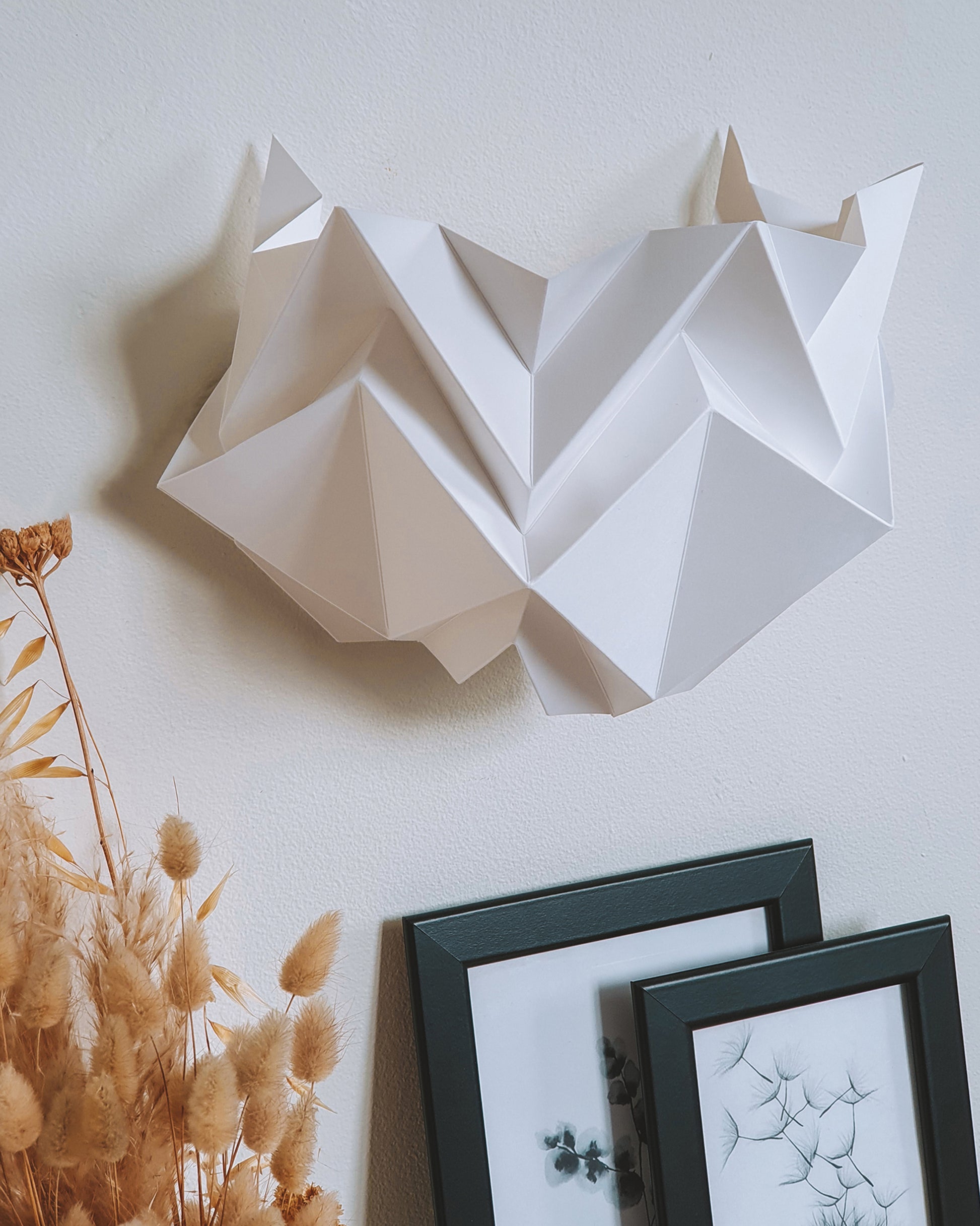 white origami sconce bedside table Tedzukuri Atelier