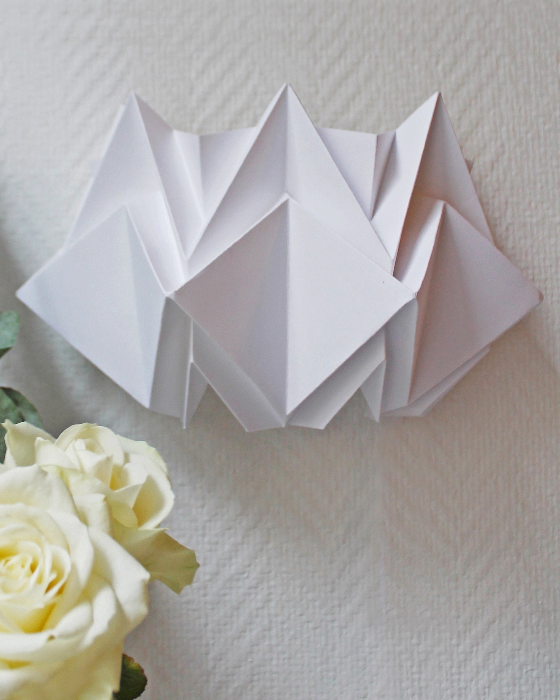white origami sconce closeup Tedzukuri Atelier
