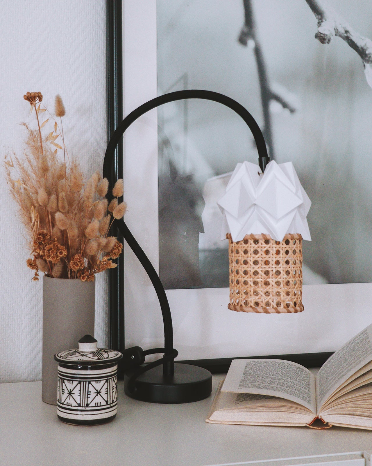 Table Lamp KIKYO with flexible cable and small lampshade ORI in paper and rattan