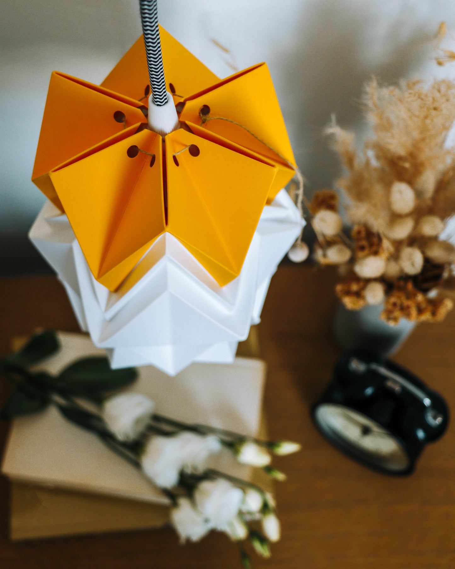 Applique murale en bois et petite suspension Origami Bicolore en Papier