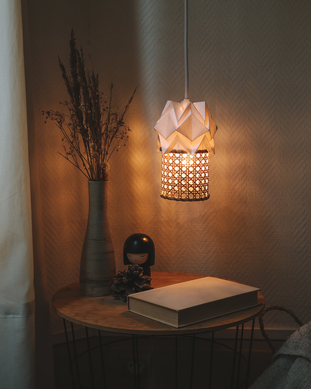 Small ORI pendant light in origami and canework in rattan