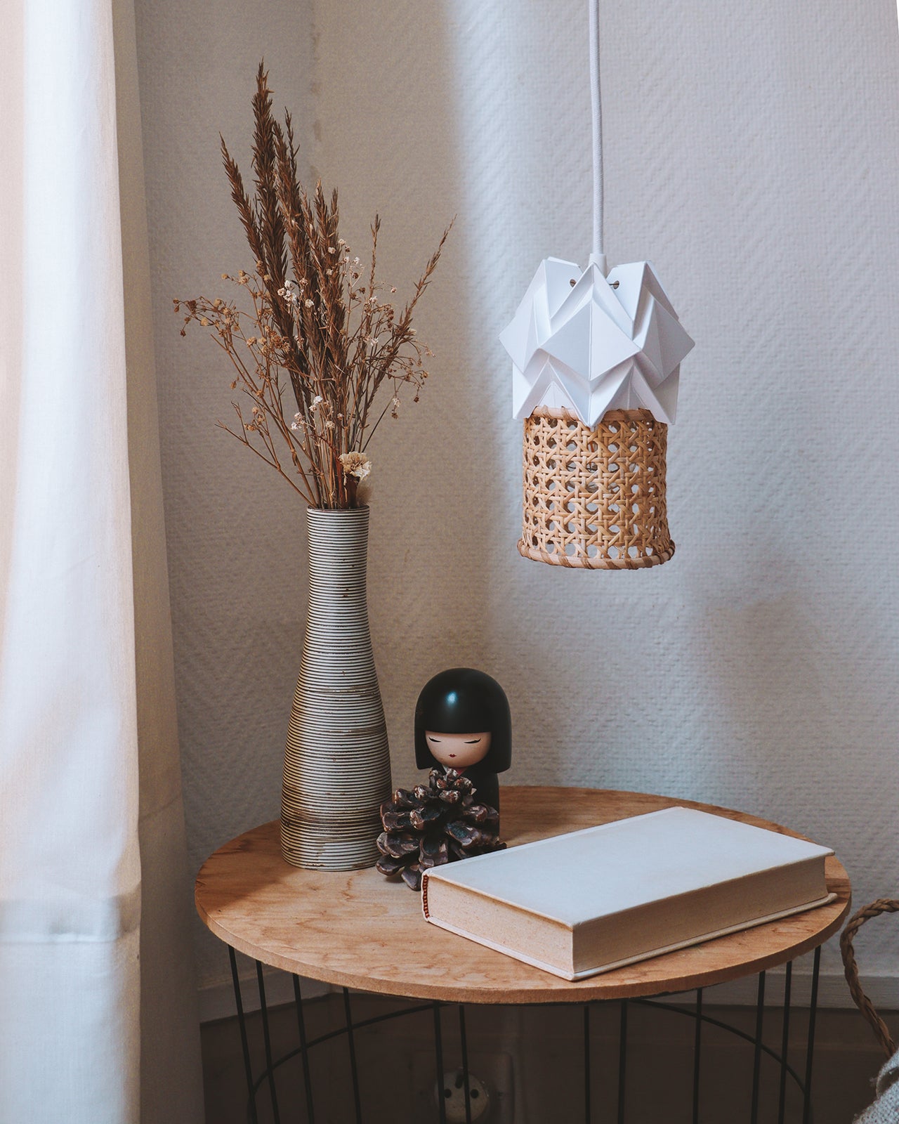 Small ORI pendant light in origami and canework in rattan