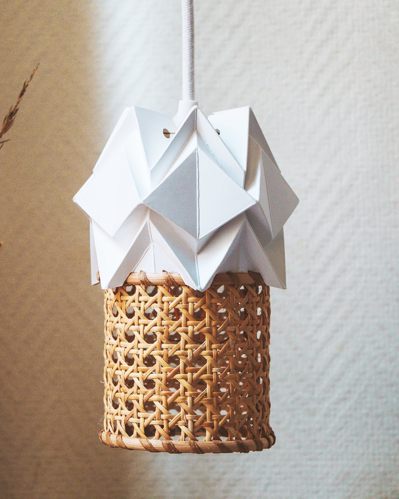 Small ORI pendant light in origami and canework in rattan