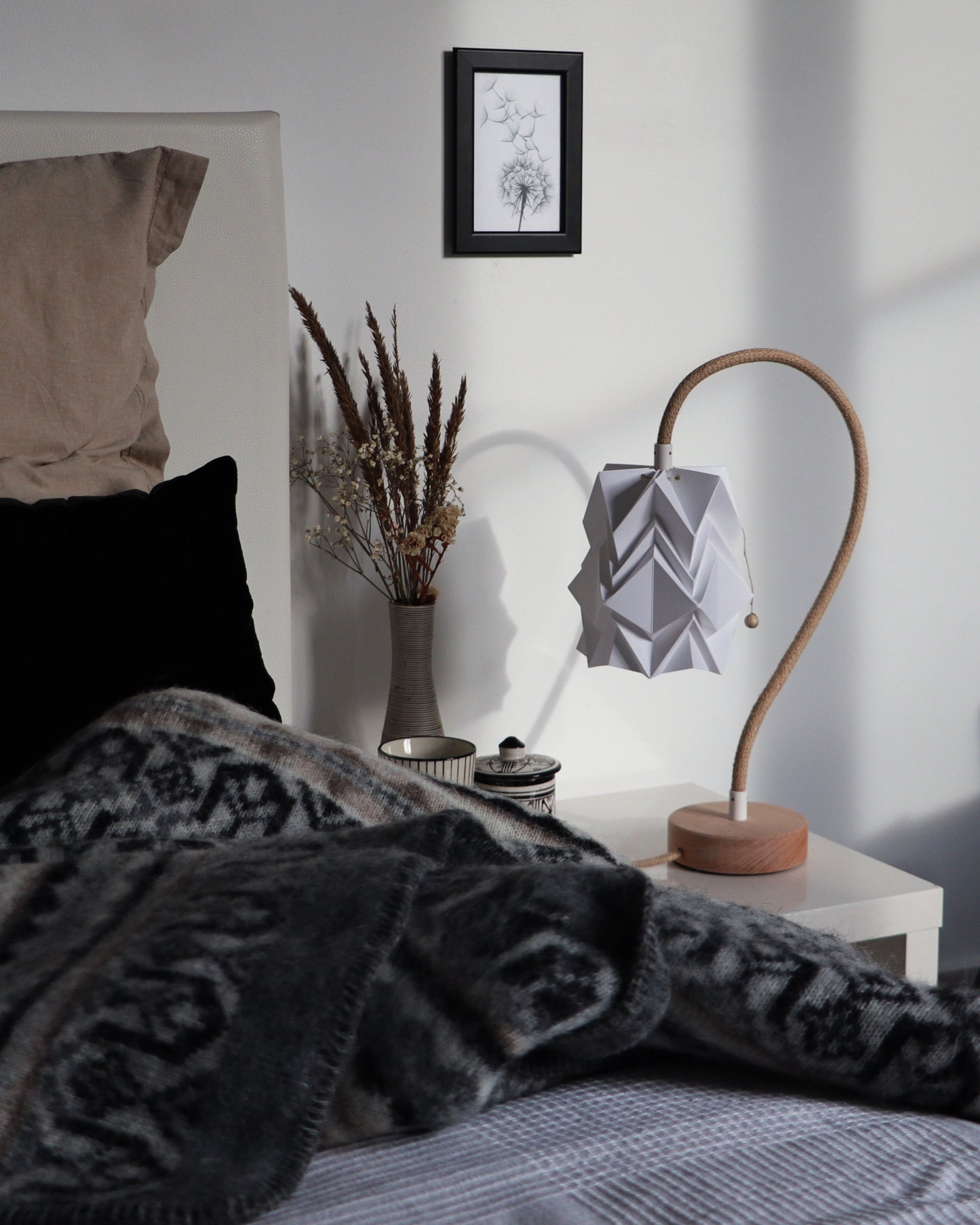 Lampe de Table Kikyo avec pied flexible et petit abat-jour en papier