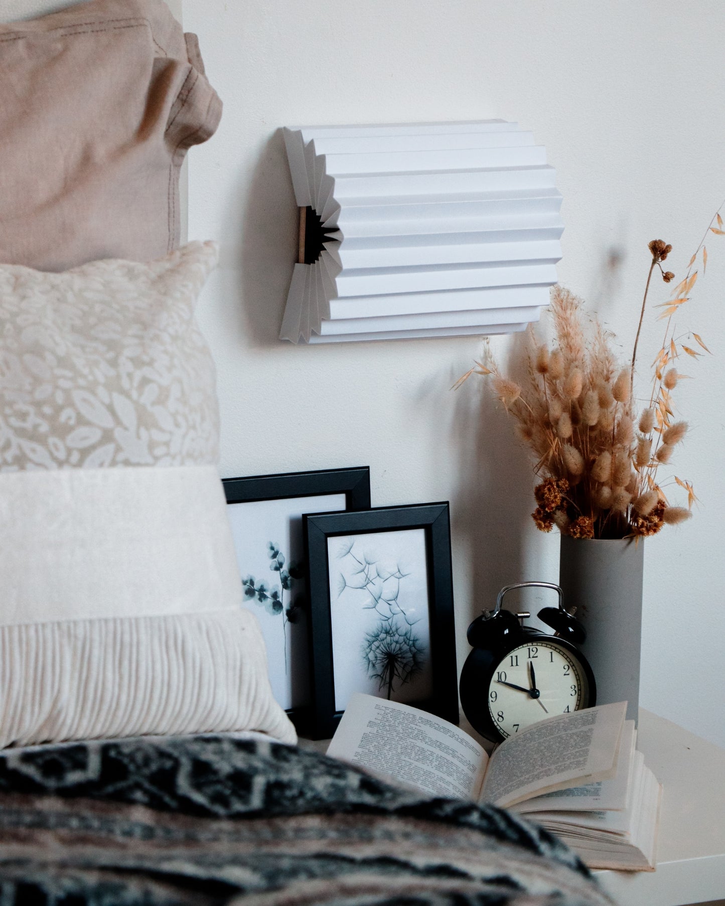Applique Murale Origami – Luminaire en Papier, Fait Main