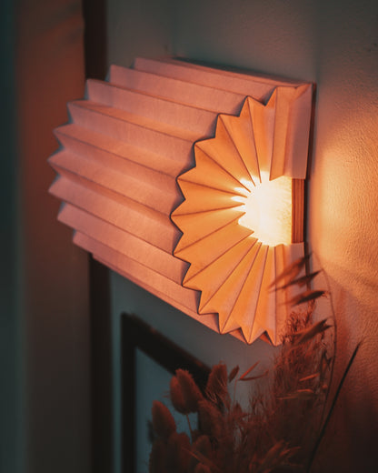Applique Murale Origami – Luminaire en Papier, Fait Main
