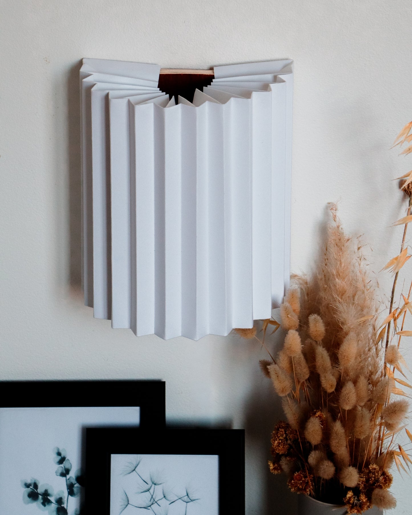 Applique Murale Origami – Luminaire en Papier, Fait Main