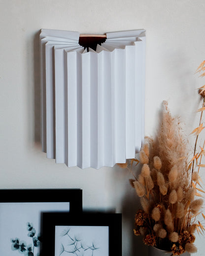 Applique Murale Origami – Luminaire en Papier, Fait Main