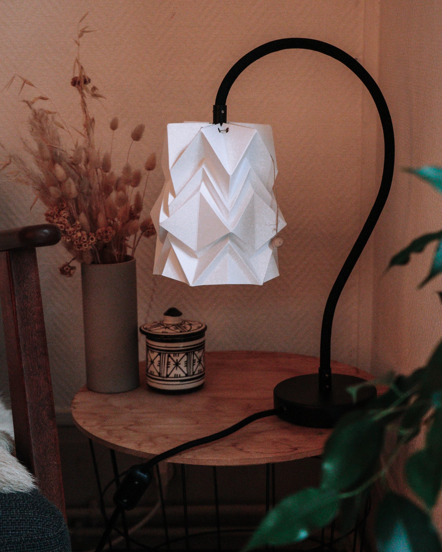 Lampe de Table Kikyo avec pied flexible et petit abat-jour en papier