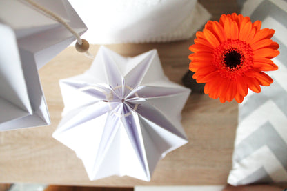 Origami Pendant Light in White Paper - Size M