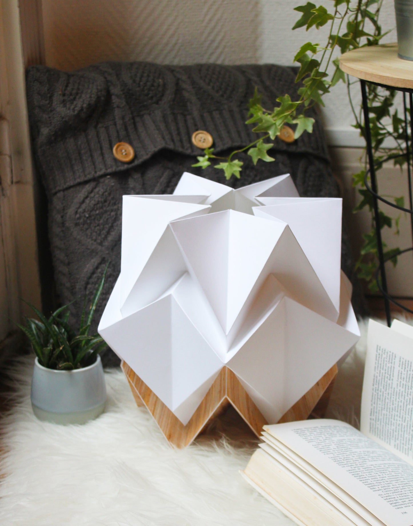 Origami Table Lamp in Paper and Ecowood 